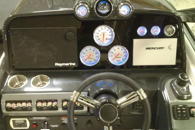 Lucky Yacht Photos Pics 