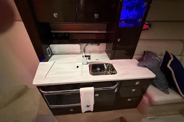 Lucky Yacht Photos Pics 