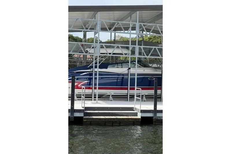 Lucky Yacht Photos Pics 