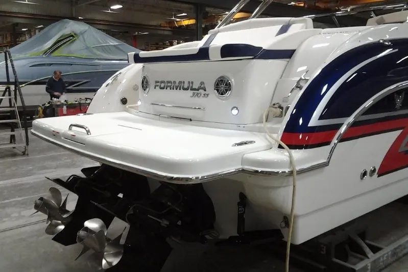 Lucky Yacht Photos Pics 