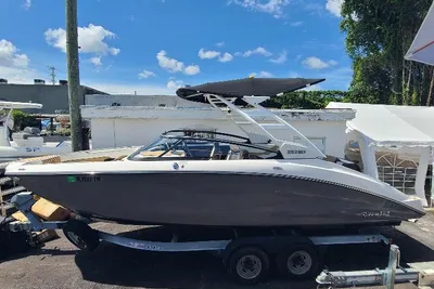 2023 Yamaha Boats 252SD