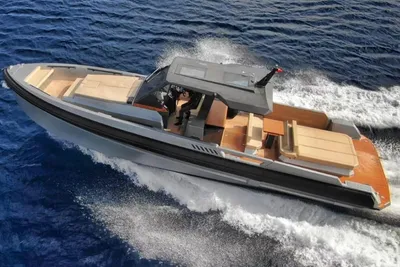 Custom Cantieri Thy Awave 48