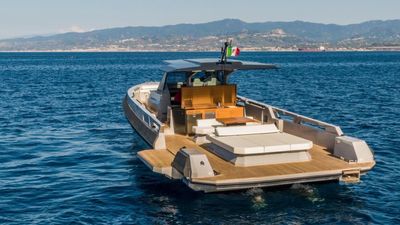 Yacht