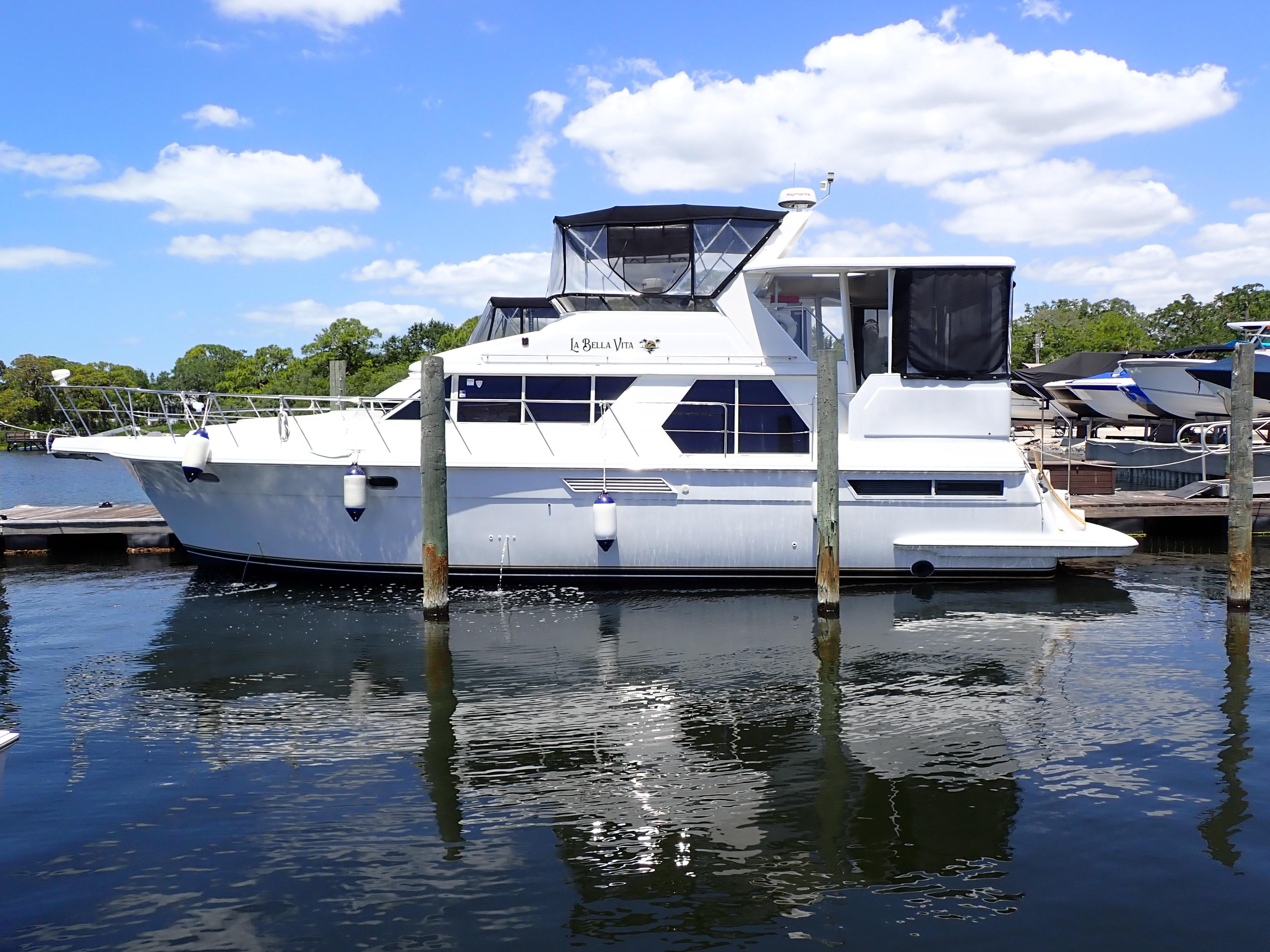 1998 Carver 445 Aft Cabin Motor Yacht Motor Yachts for sale - YachtWorld