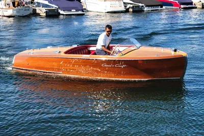 Chris-Craft Riviera 16