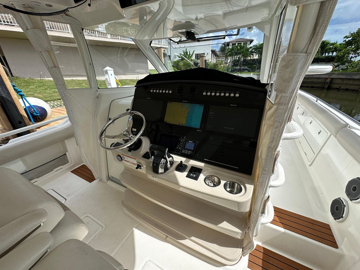 2020 Boston Whaler 42 