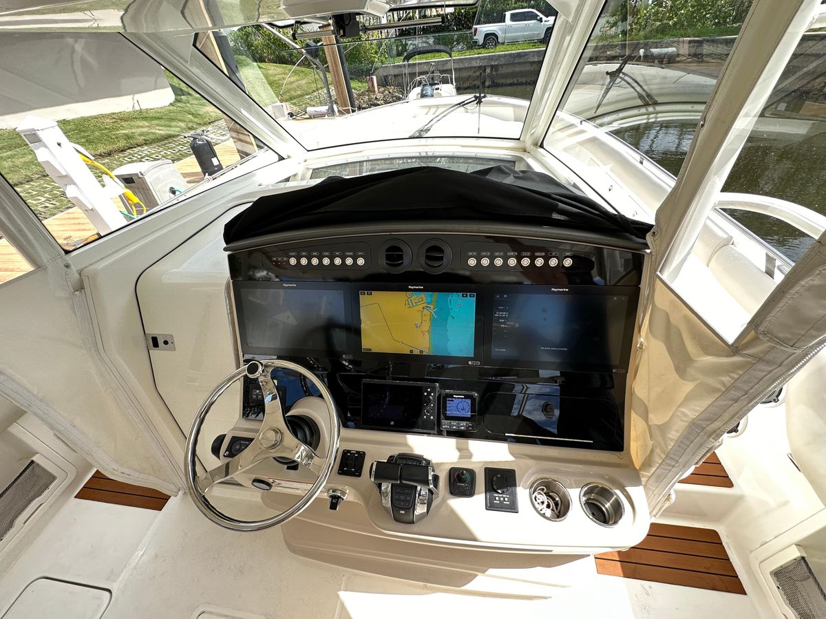 2020 Boston Whaler 42 