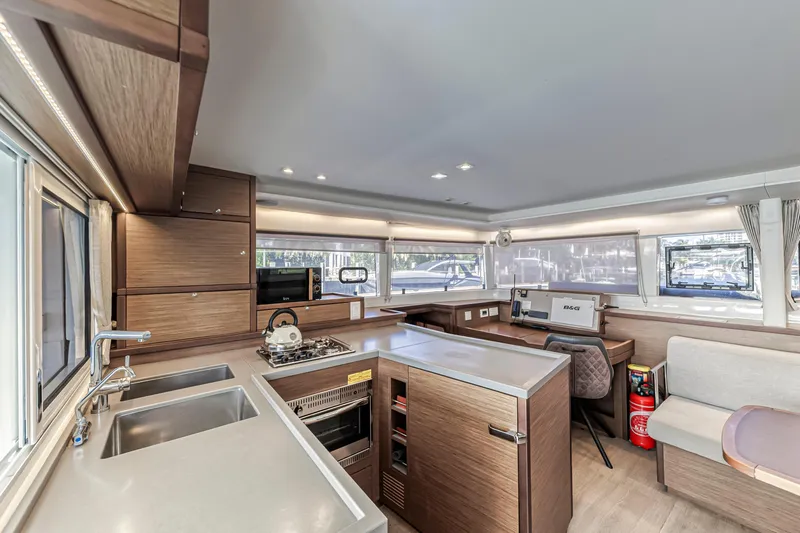 Kiri Maia Yacht Photos Pics 