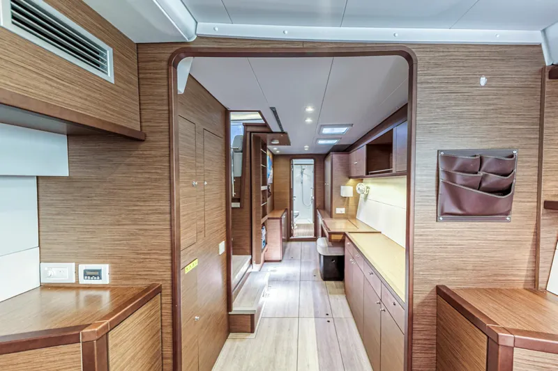 Kiri Maia Yacht Photos Pics 