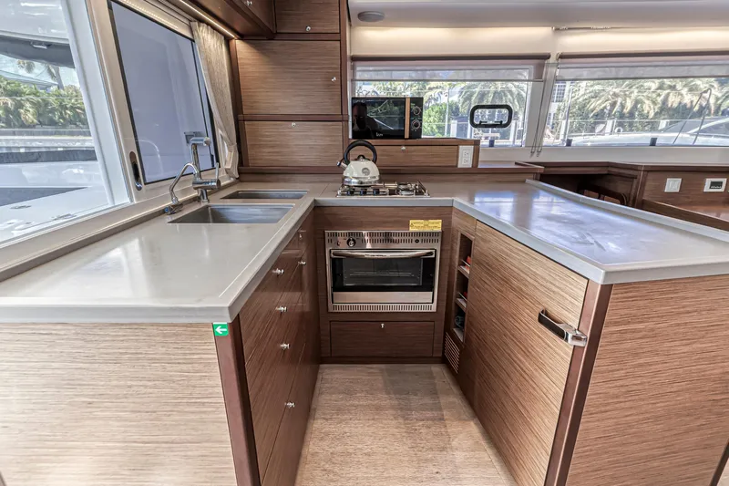 Kiri Maia Yacht Photos Pics 