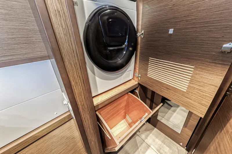 Kiri Maia Yacht Photos Pics 