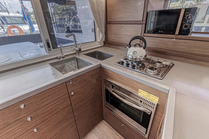 Kiri Maia Yacht Photos Pics 