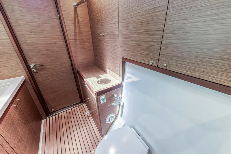 Kiri Maia Yacht Photos Pics 