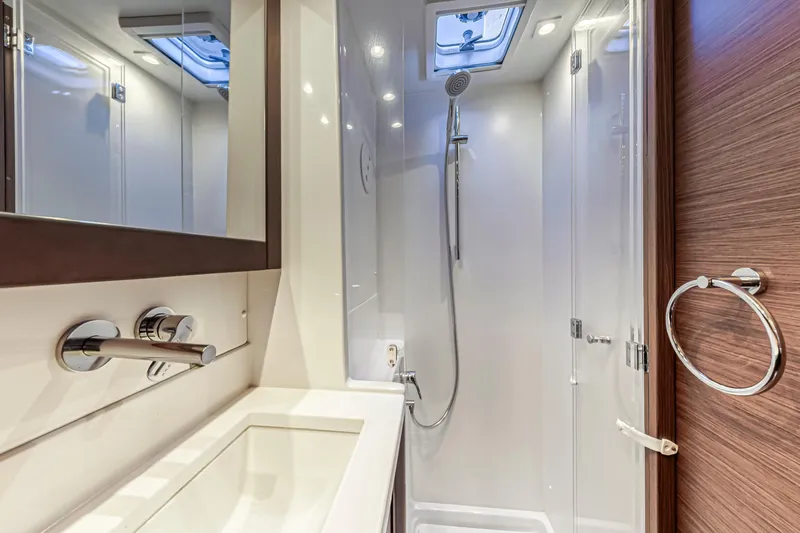 Kiri Maia Yacht Photos Pics 