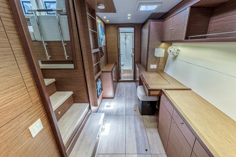 Kiri Maia Yacht Photos Pics 