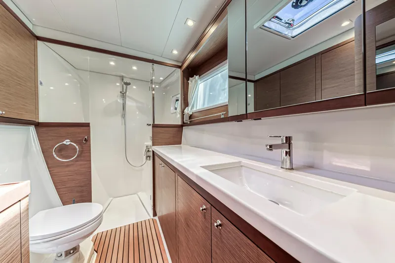 Kiri Maia Yacht Photos Pics 