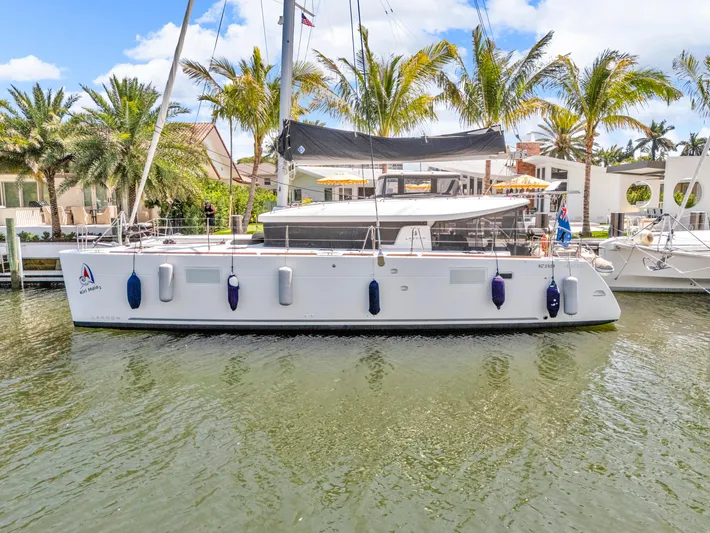 Kiri Maia Yacht Photos Pics 