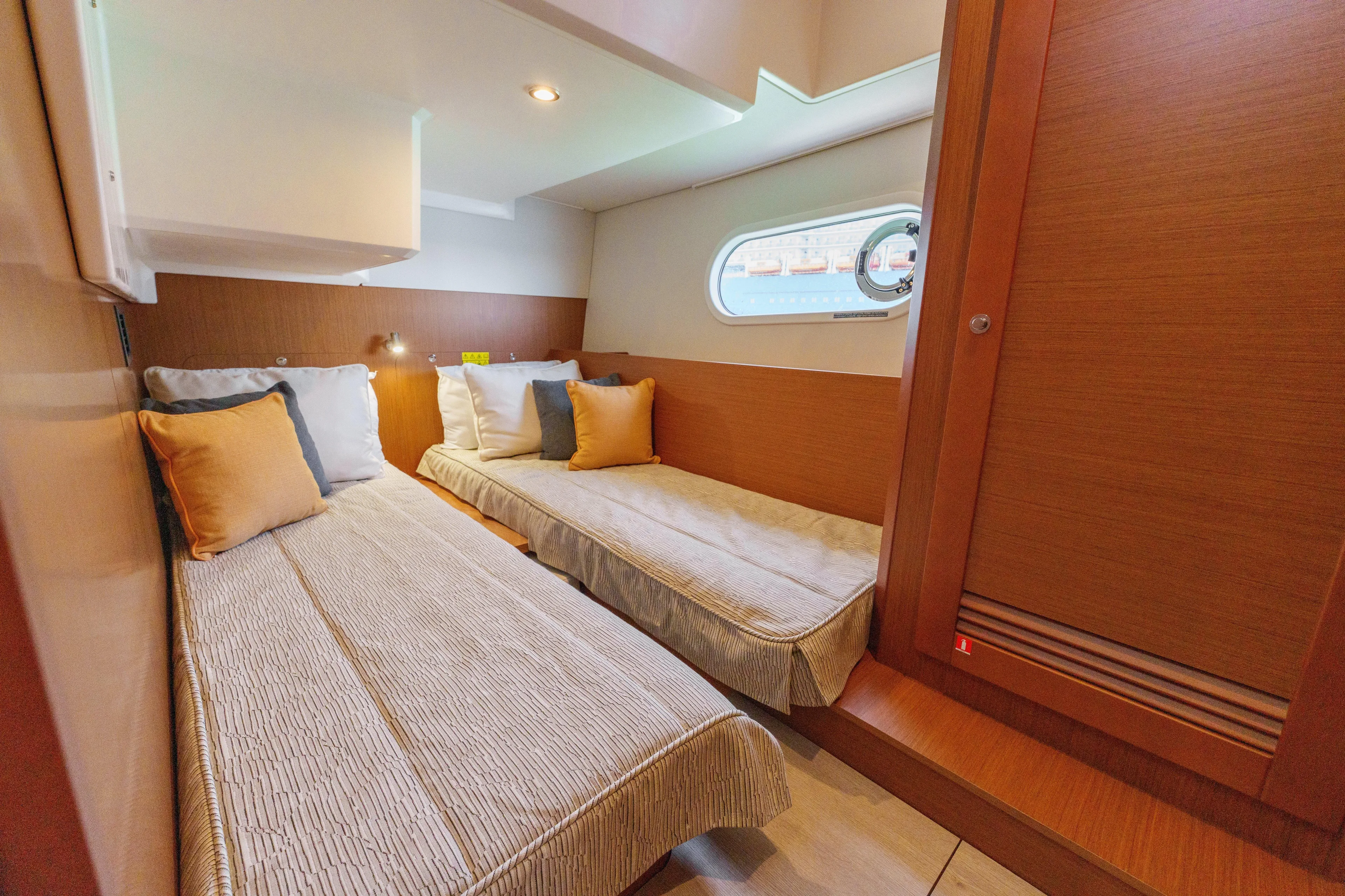 Carolina Blues Yacht Photos Pics Interior cabin of 2025 Beneteau Swift Trawler 41 Fly with twin beds.