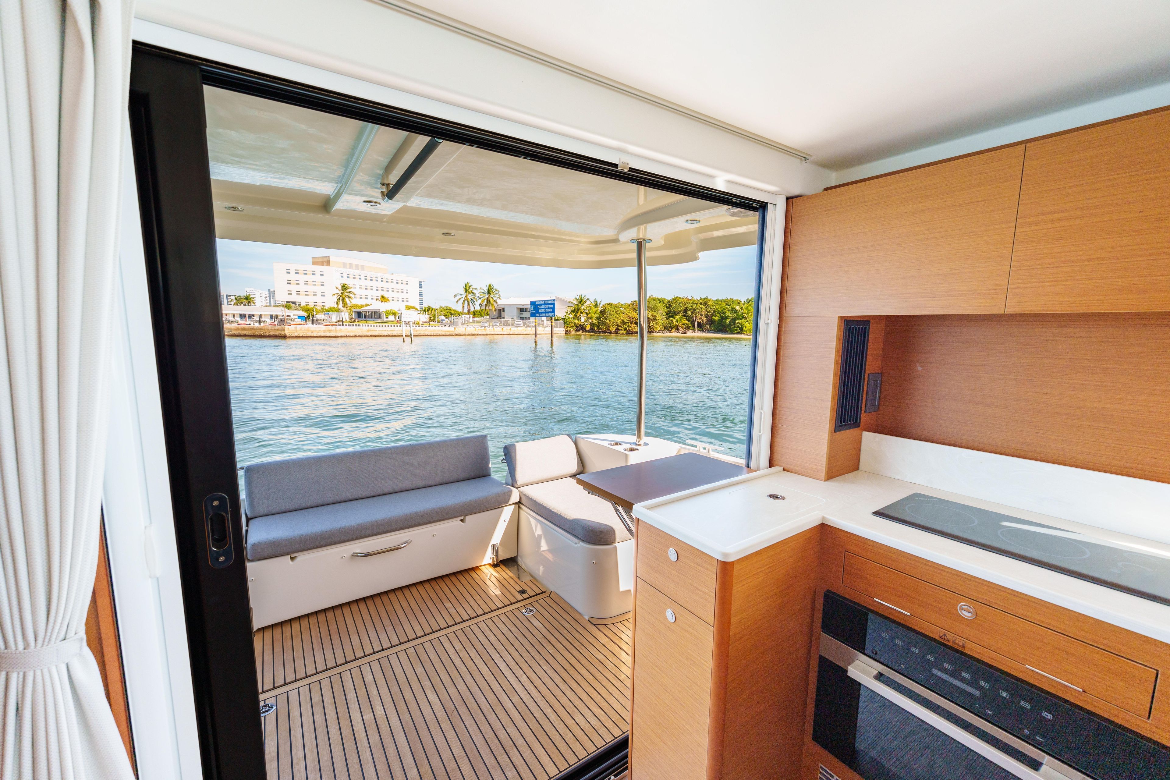 2025 Beneteau 44 