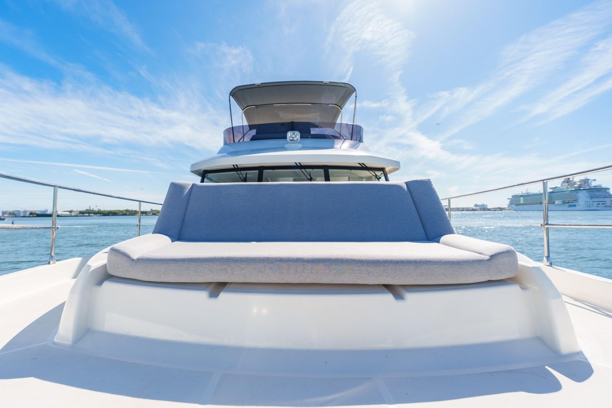 2025 Beneteau 44 