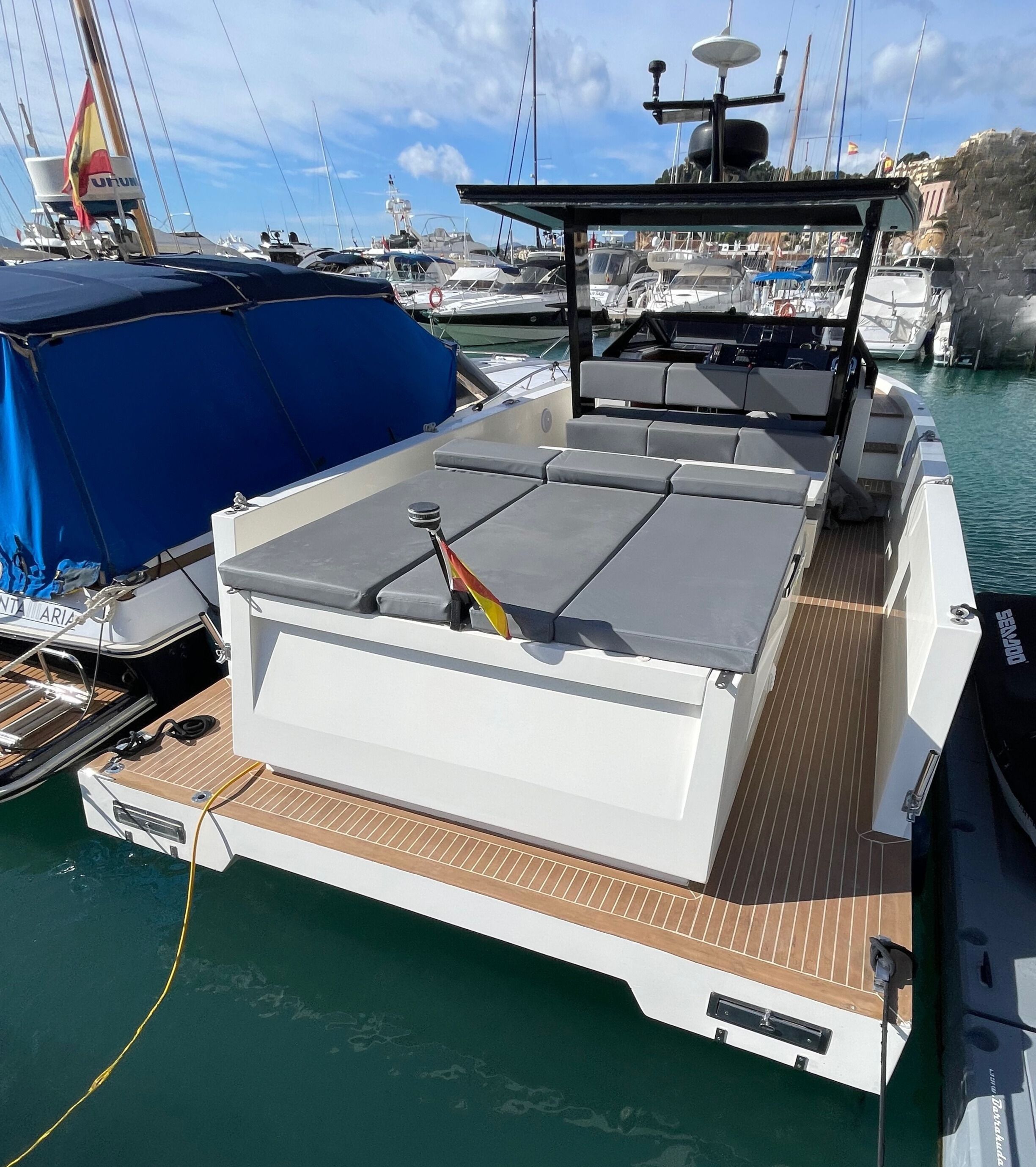 2015 De Antonio Yachts D33