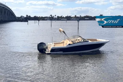 Scout 215 Dorado