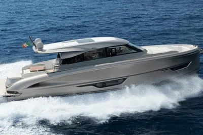 Solaris 52 Coupe