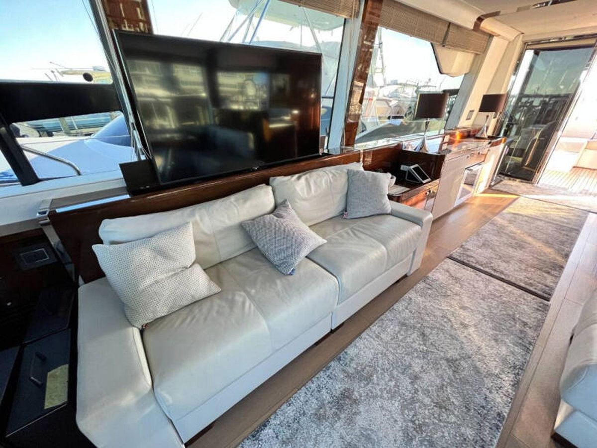 2020 Fairline 68 