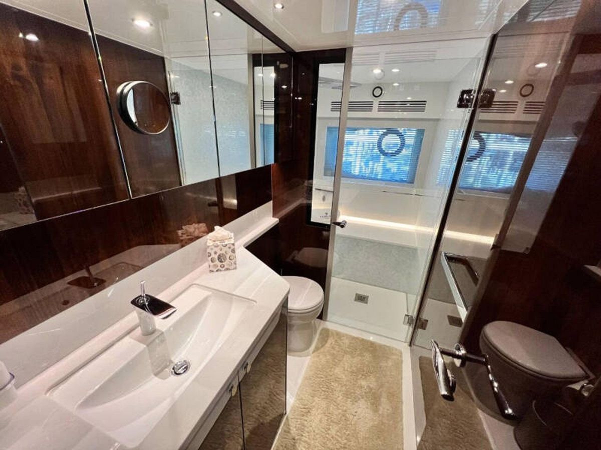 2020 Fairline 68 