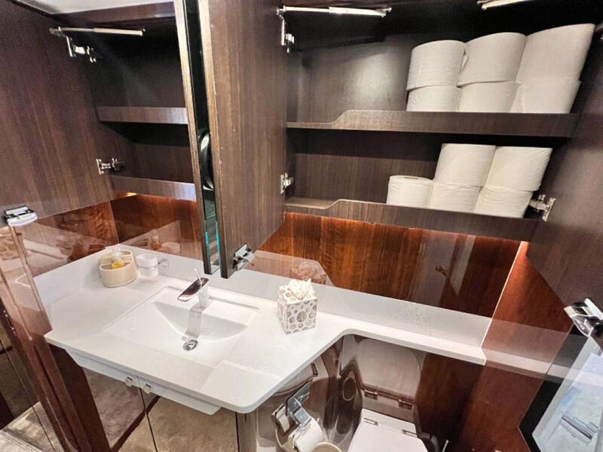 2020 Fairline 68 