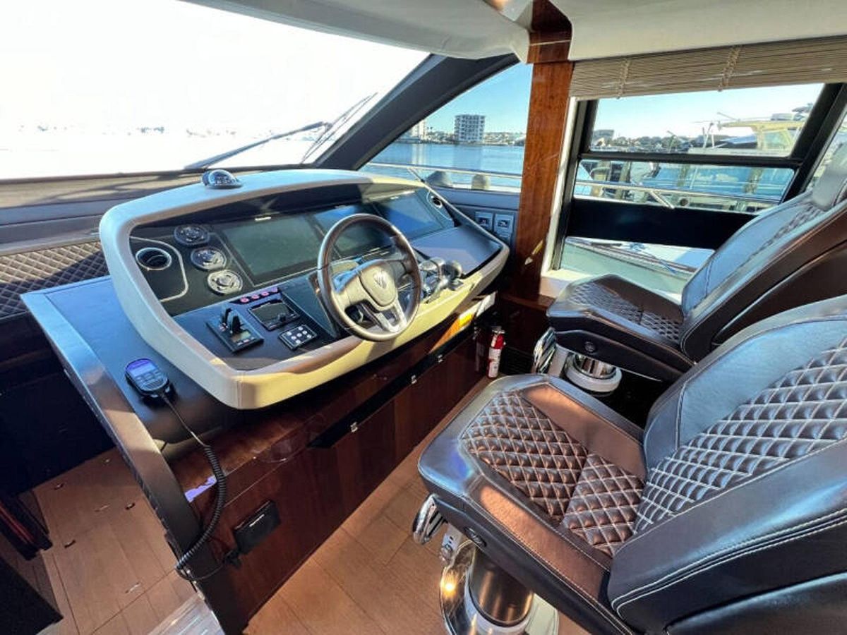 2020 Fairline 68 