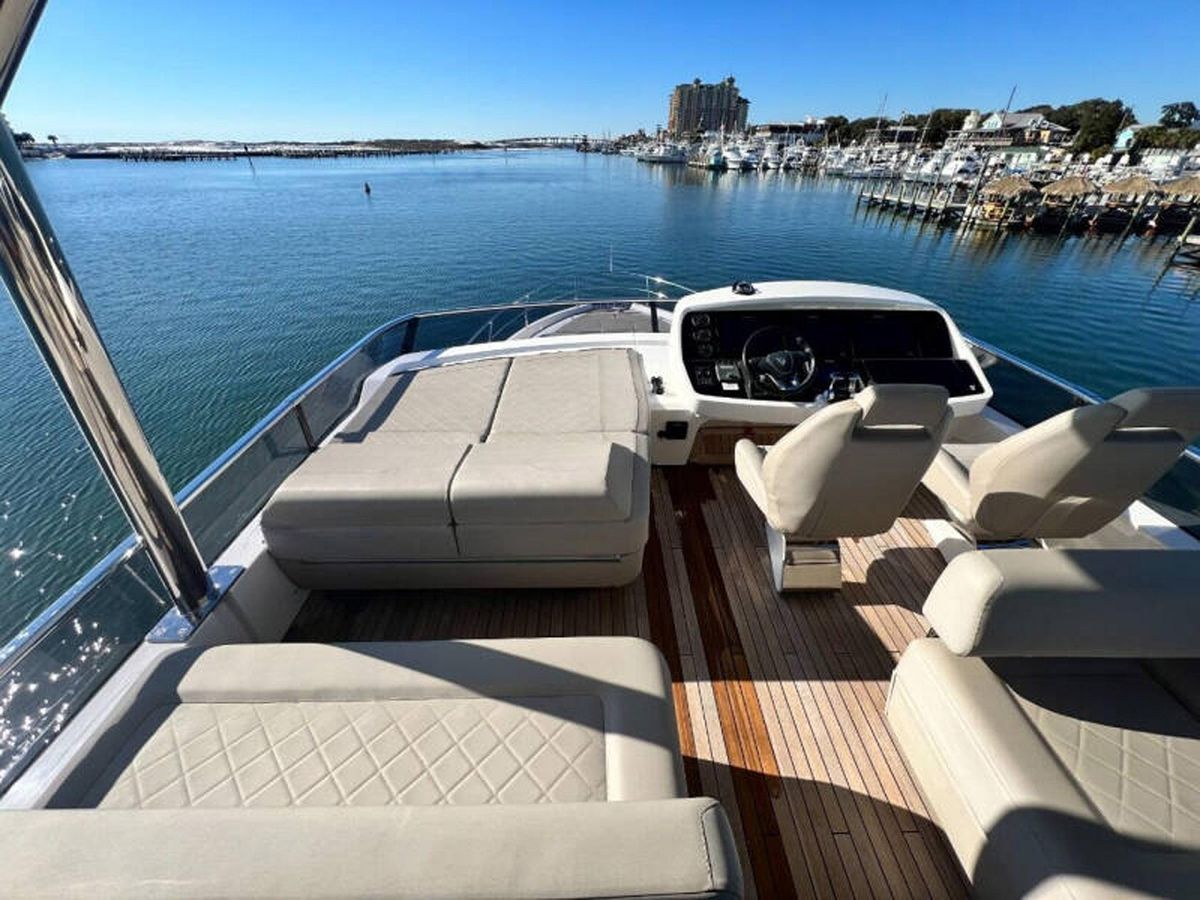 2020 Fairline 68 