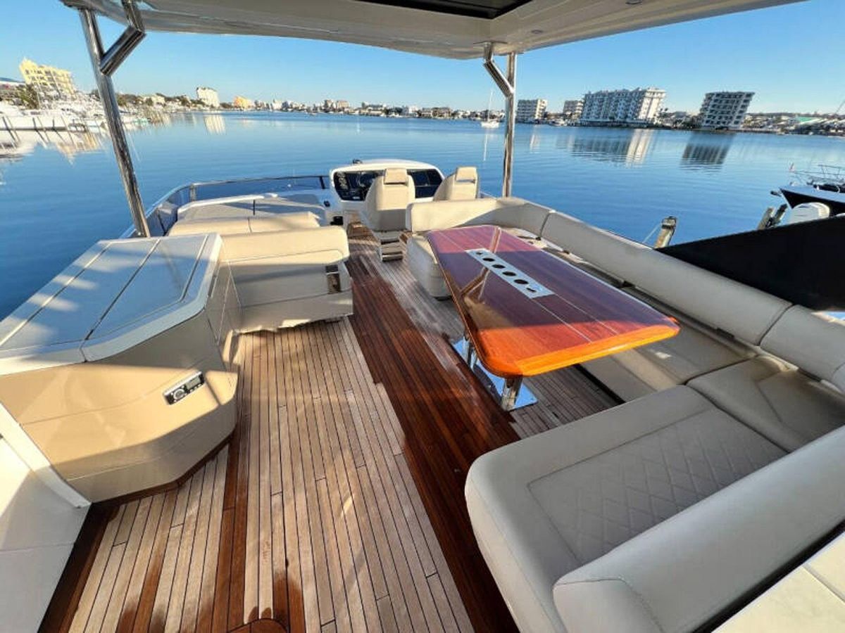 2020 Fairline 68 