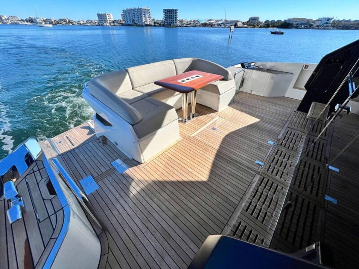 2020 Fairline 68 