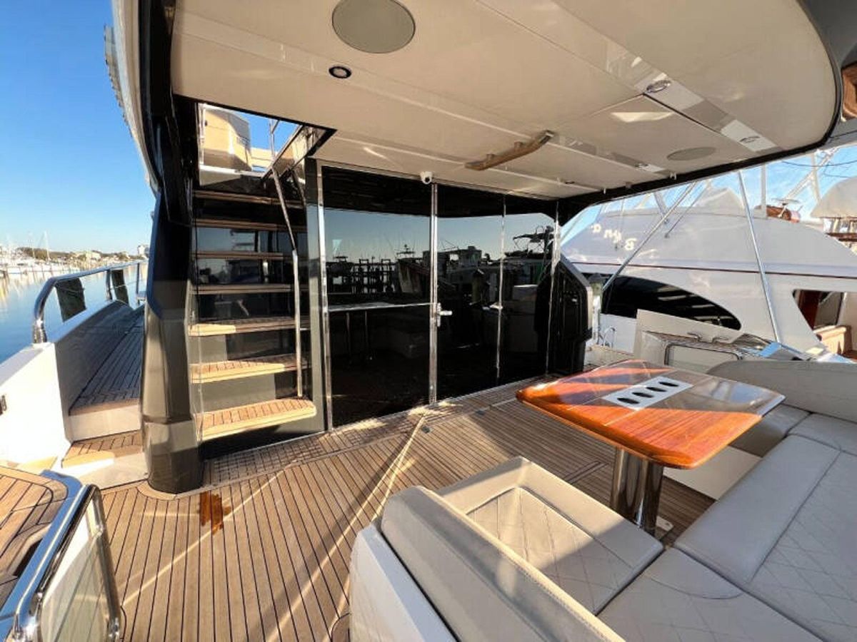 2020 Fairline 68 