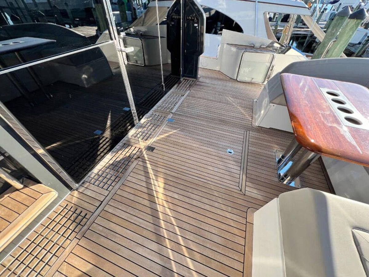 2020 Fairline 68 
