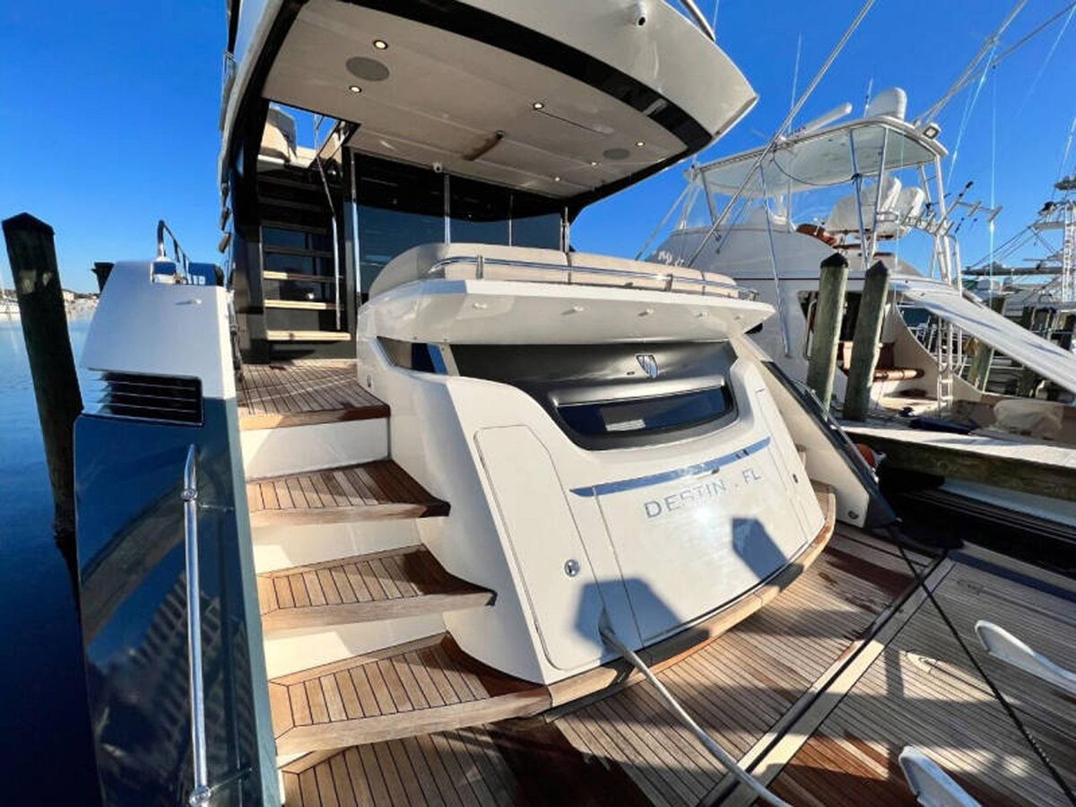 2020 Fairline 68 