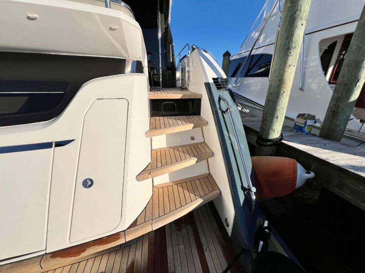 2020 Fairline 68 