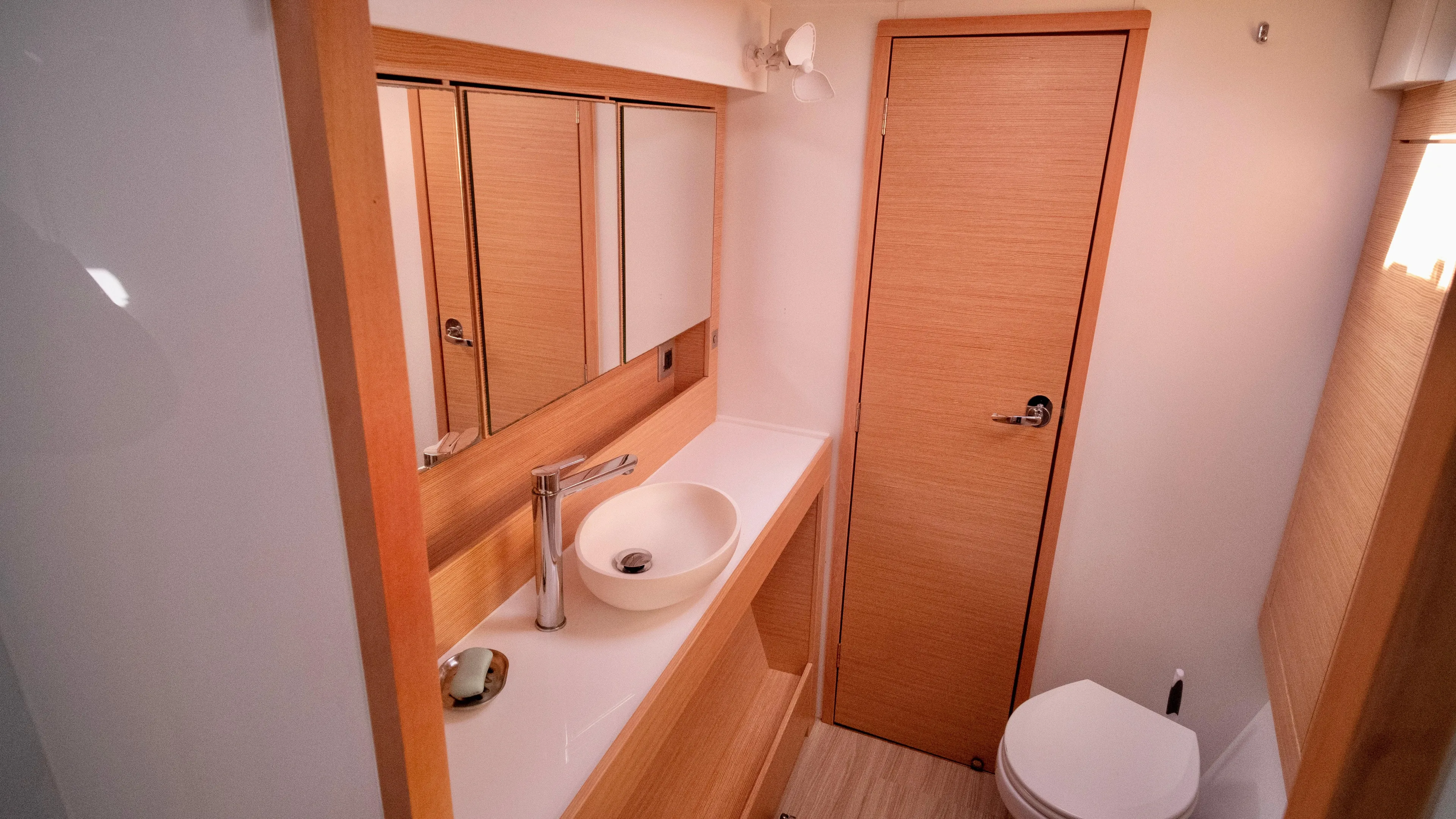 Muse Yacht Photos Pics Modern bathroom in Nautitech 40 Open 2019 yacht.
