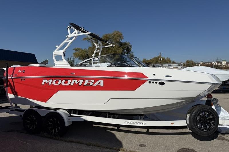 Moomba Max