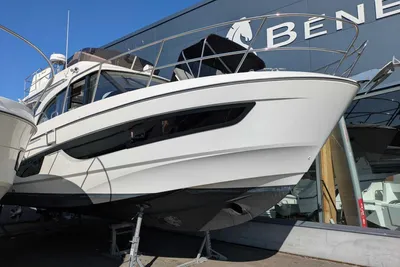 2021 Beneteau Antares 11 Fly