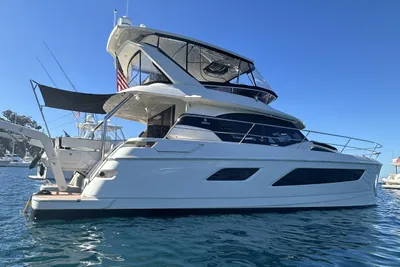 Aquila 44 Power Cat