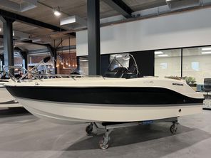 2022 Quicksilver 455 Open