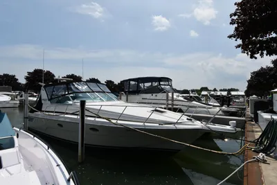 Trojan 400 Express Yacht