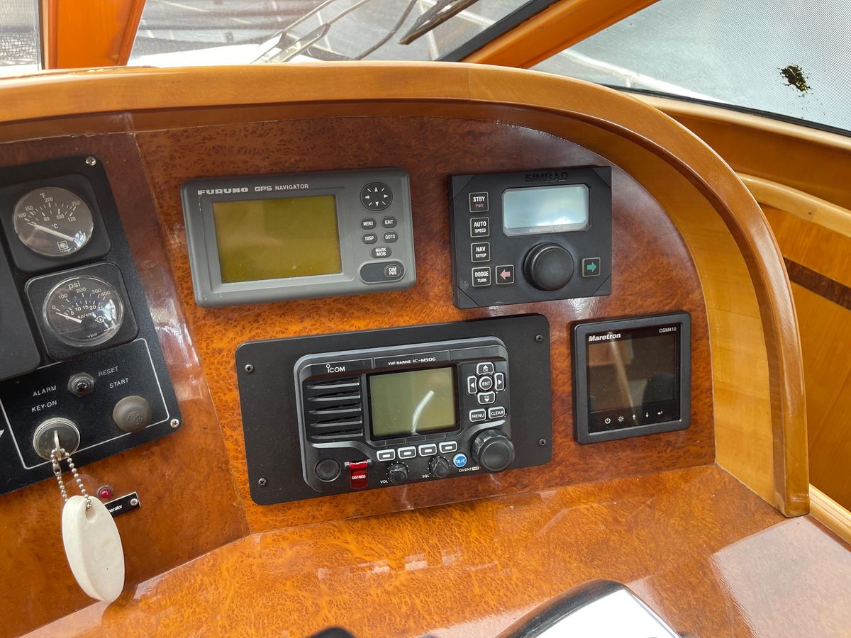 2000 Hampton 49 