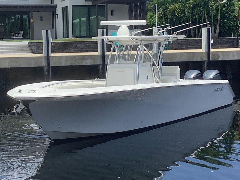 2017 SeaHunter Center Console