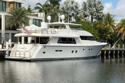 Pacific Mariner 85 Motor Yacht