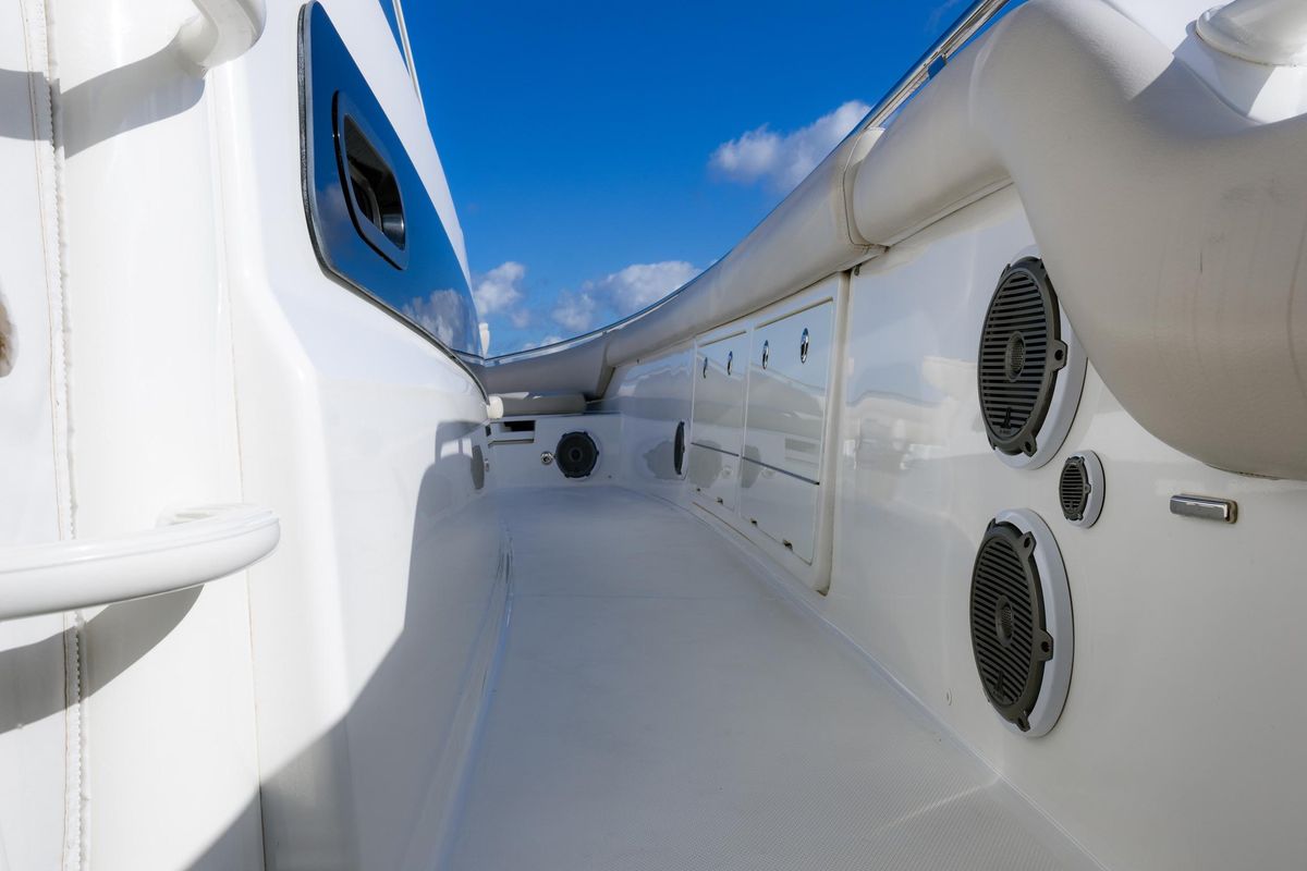 2017 Boston Whaler 42 