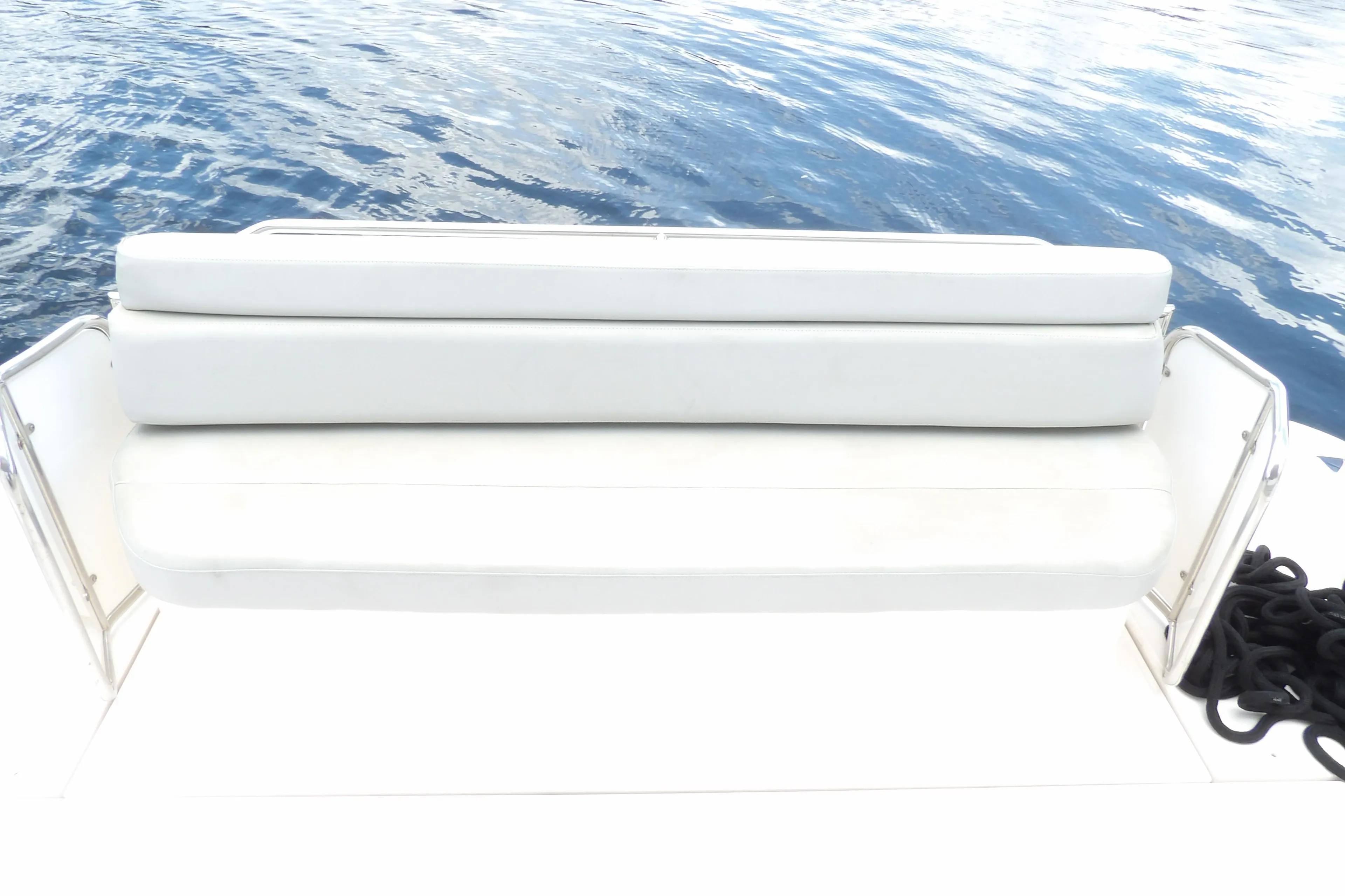 2004 REGAL 4260 COMMODORE - Image 5