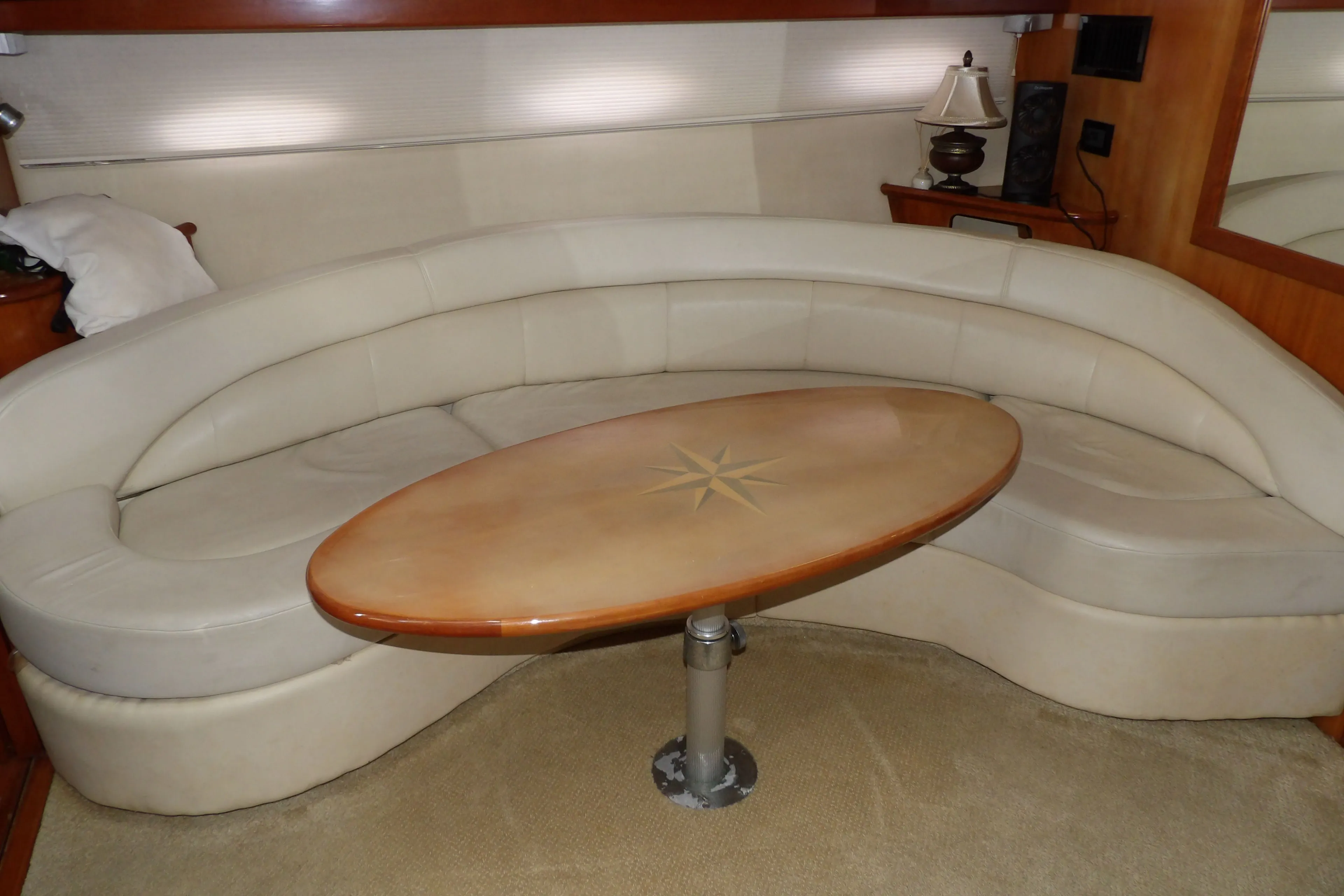 2004 REGAL 4260 COMMODORE - Image 7